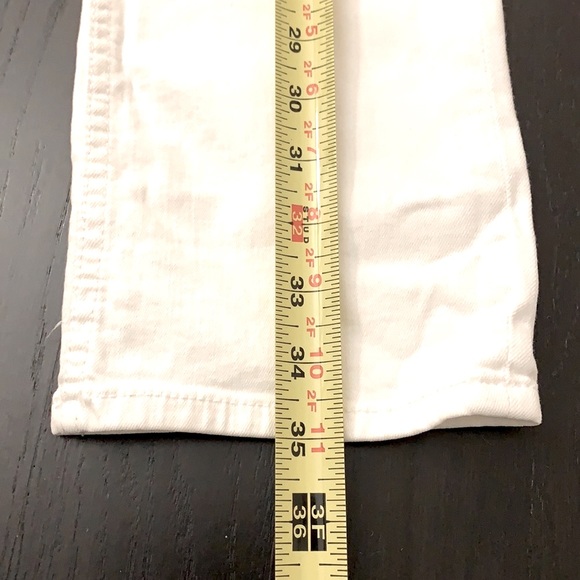 Kennith Cole white cropped jeans😃 - Picture 10 of 13